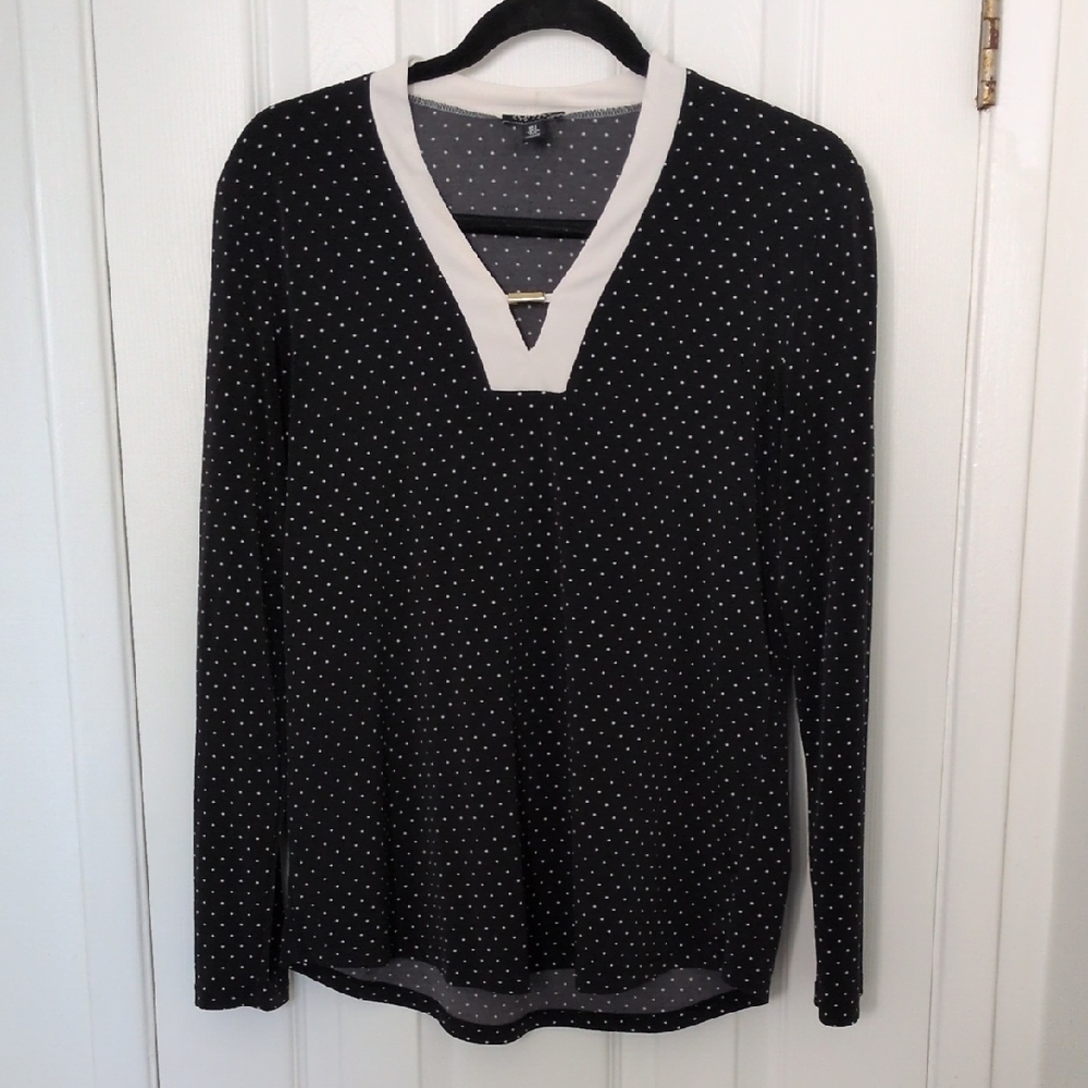 Jones New York Black Polka Dot Long Sleeve V-Neck Top
